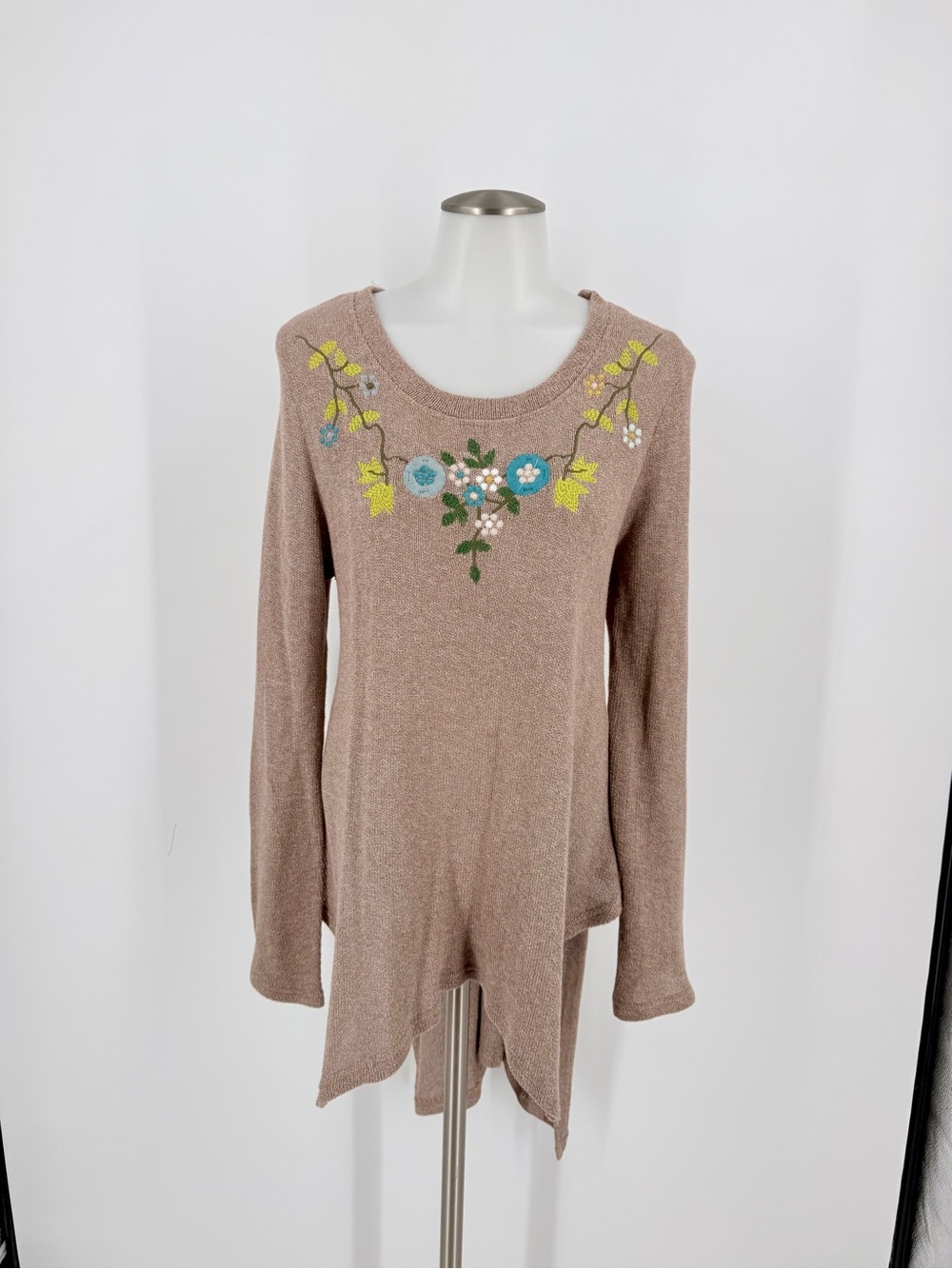 Missy Robertson Taupe Floral Embroidered Tunic Sweater Size L
